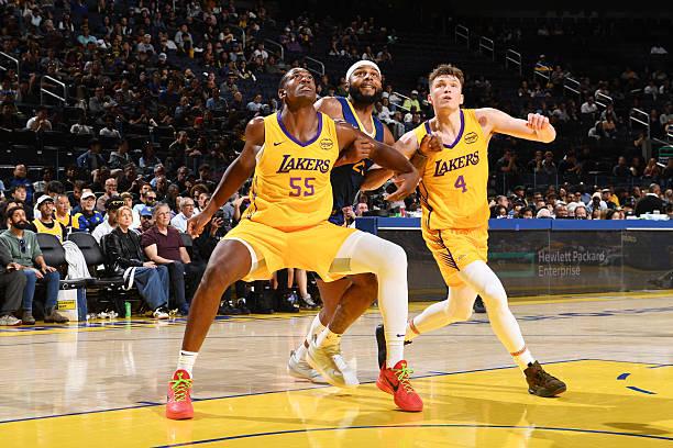 半岛体育-进攻端的能力相当有限！湖人替补中锋想要留队看起来并不容易？