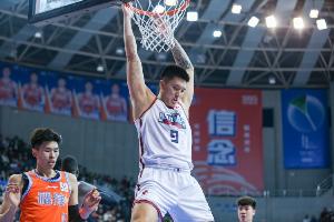 半岛体育-媒体人：吉林已注册17人&amp;留一席给曾繁日 后者与同曦续约分歧较大