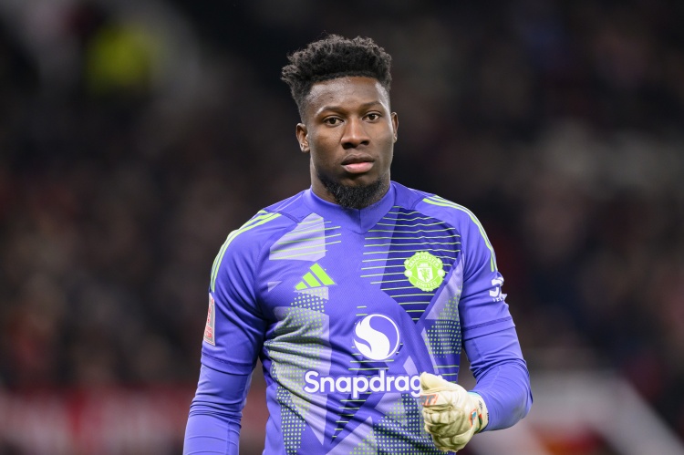 半岛体育-记者：奥纳纳今日前往土耳其，租借加盟特拉布宗体育