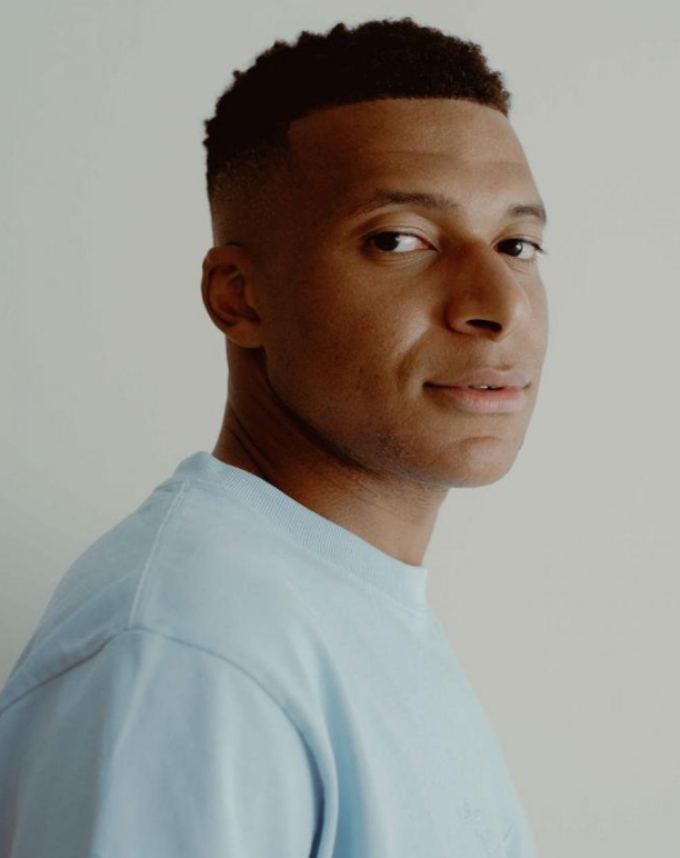 半岛体育-姆巴佩谈与巴黎争纷：不会诋毁有好朋友的球队 本可以更早去皇马