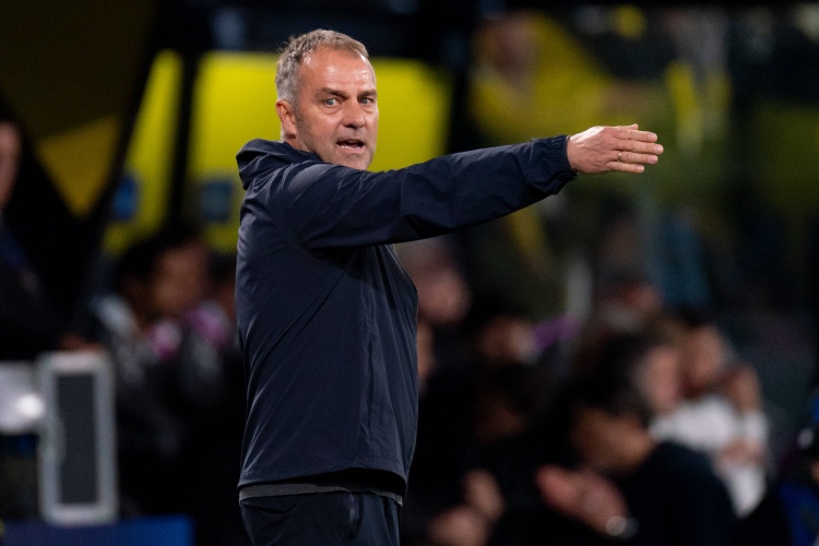 半岛体育下载-假期加练！每体：德容等四人在巴萨假期加练，教练组对此赞赏