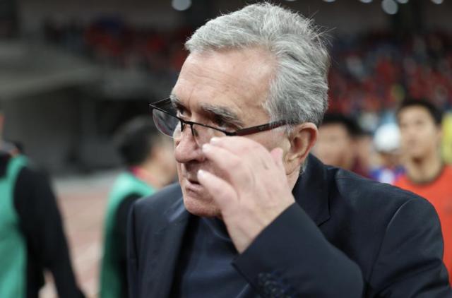 半岛体育娱乐-伊万新年寄语：集训可消除紧张感 做好准备再上路