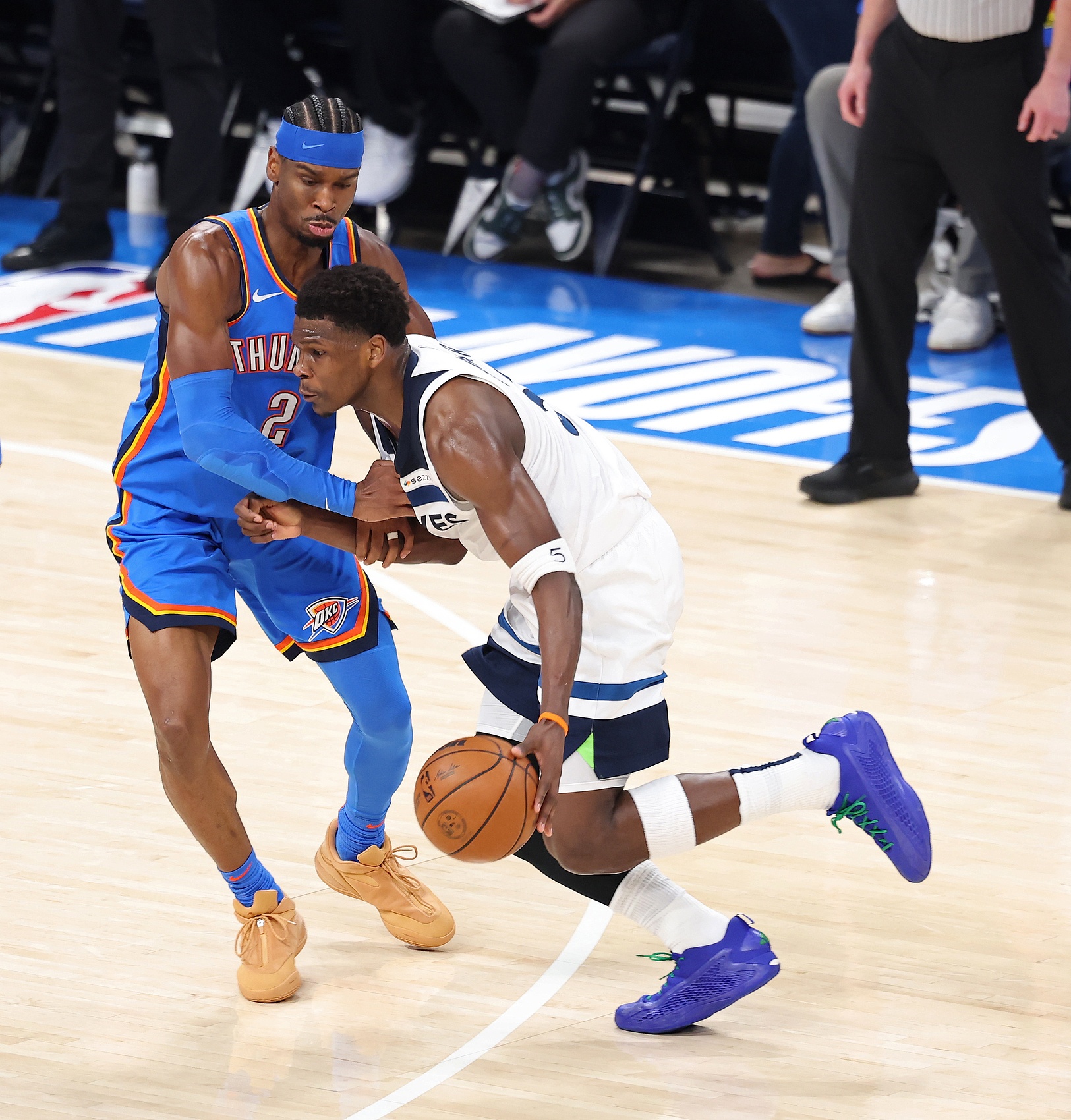 半岛体育注册网址-比尔·西蒙斯：爱德华兹是现役前5 他觉得自己比亚历山大更强