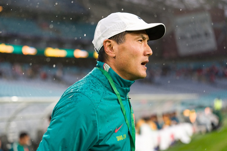 半岛体育-体坛：国足约战泰国朝鲜存疑问 为何热身意大利几无可能